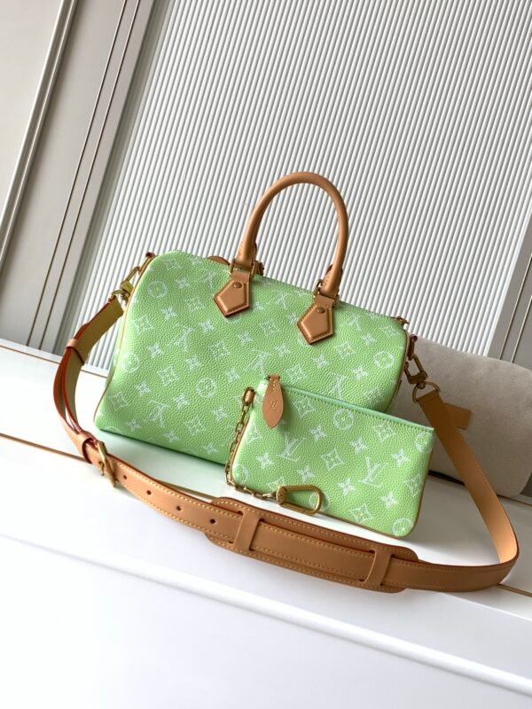 Premium packaging set. Model number M14064. Lemon green. 30-piece handbag.