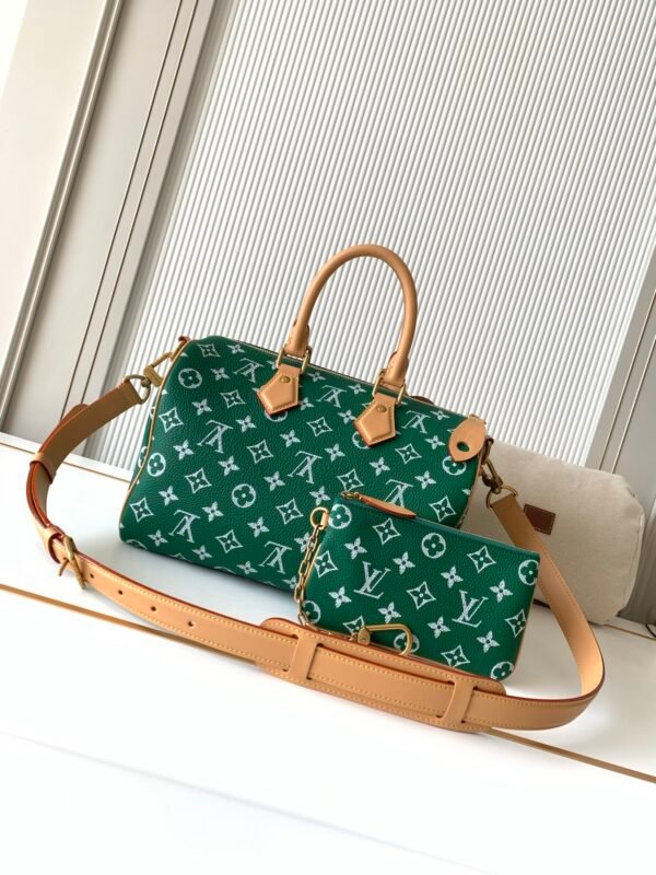 Premium packaging set. Model number M14077. Dark green. This Speedy P9 Bandoulière 30 handbag.