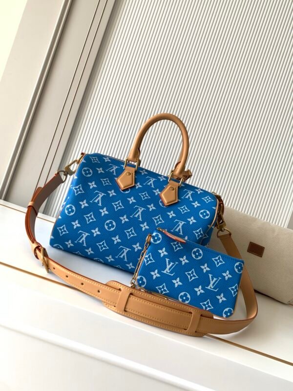 1 Superior packaging set. Model number M14074, medium blue. This Speedy P9 Bandoulière 30 handbag.
