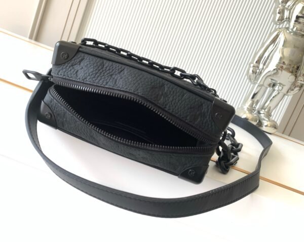 Premium packaging set. Model number M55702. Full leather embossed. Soft Trunk mini handbag.