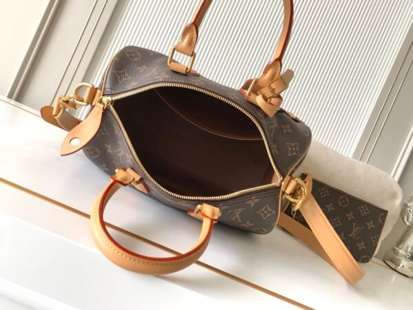 wsxc1759158324386_7 Superior packaging set. Model number M21122. Large size. This Speedy P9 Bandoulière 30 handbag.