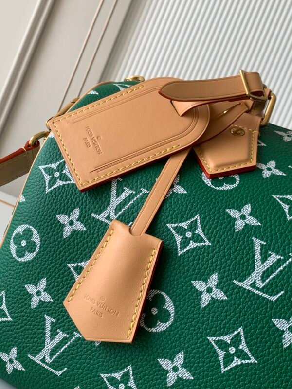 Premium packaging set. Model number M14077. Dark green. This Speedy P9 Bandoulière 30 handbag.