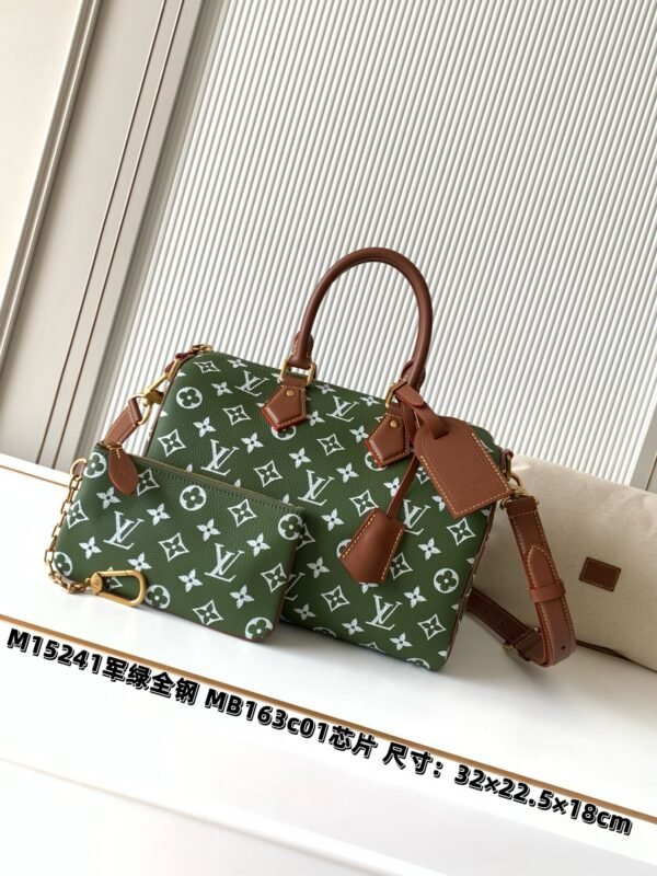 Premium packaging set. Model number M15241 in military green. This Speedy P9 Bandoulière 30 handbag.