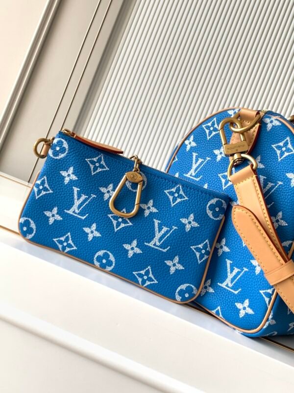 wsxc1759158803234_4 Superior packaging set. Model number M14074, medium blue. This Speedy P9 Bandoulière 30 handbag.