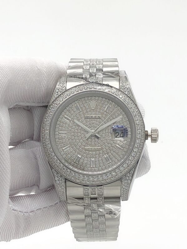 Rolex 41mm five-bead center row watch